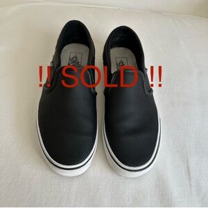 !! SOLD !! VANS Black VANS Slip-On, only worn a few times #vans #blackvans